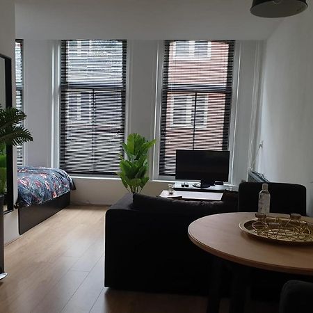 Recharge Hostel Rotterdam Eksteriør bilde