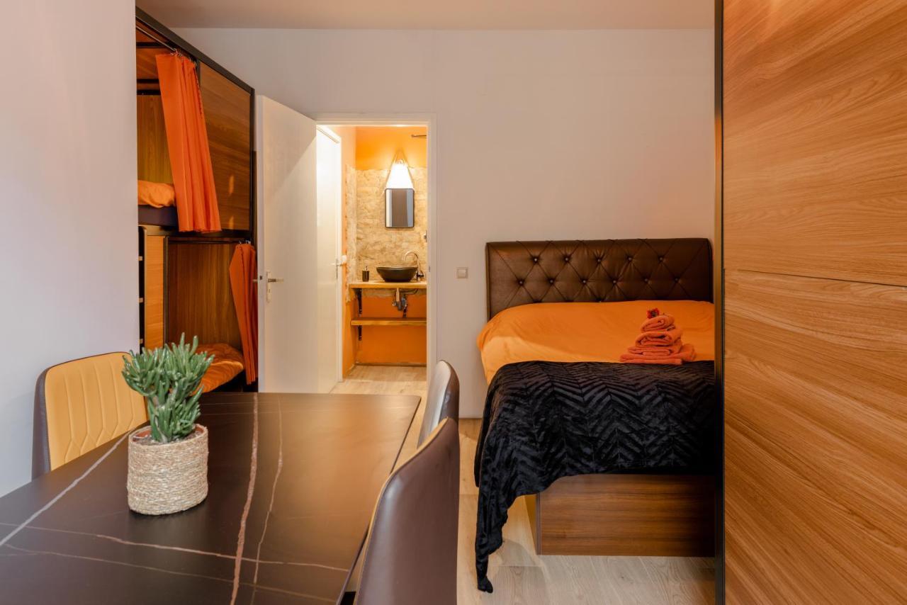 Recharge Hostel Rotterdam Eksteriør bilde