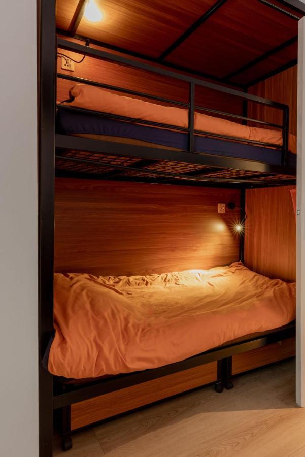 Recharge Hostel Rotterdam Eksteriør bilde