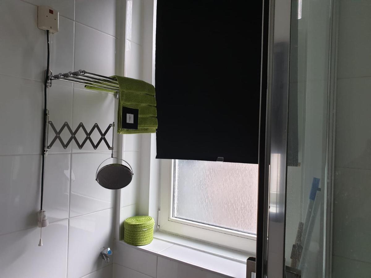 Recharge Hostel Rotterdam Eksteriør bilde