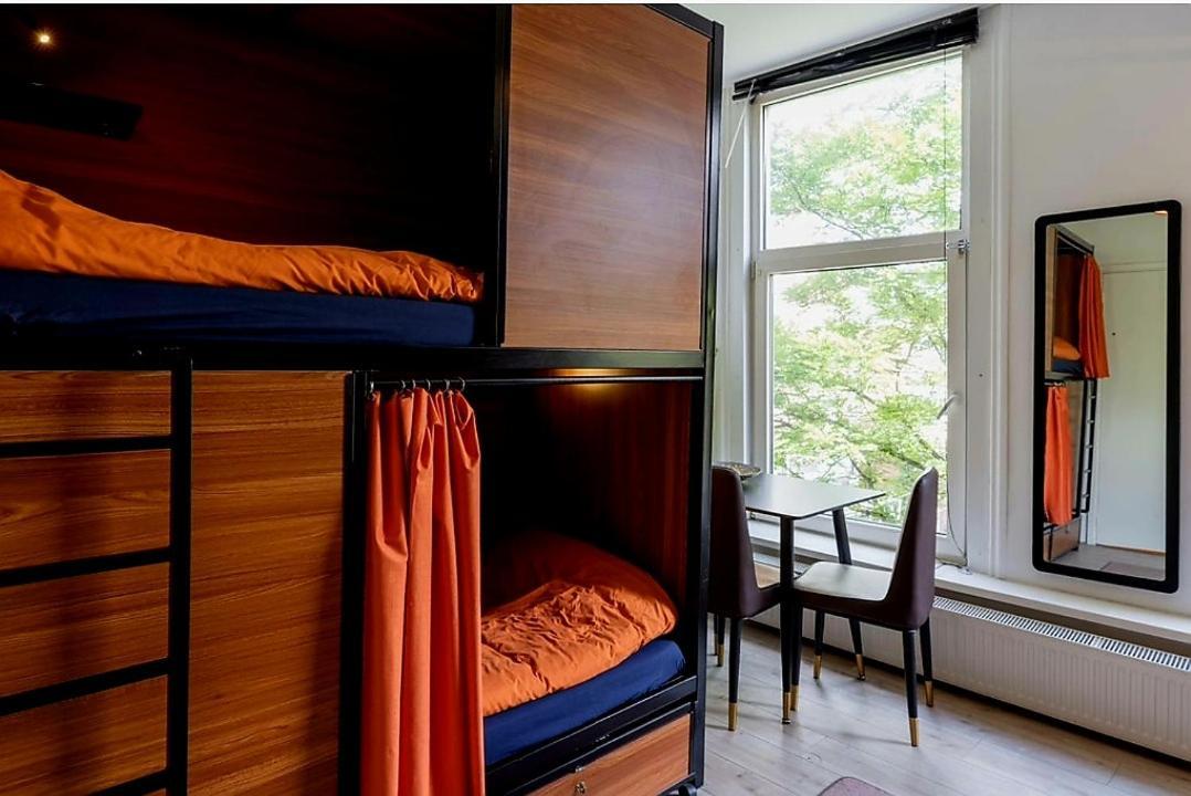 Recharge Hostel Rotterdam Eksteriør bilde