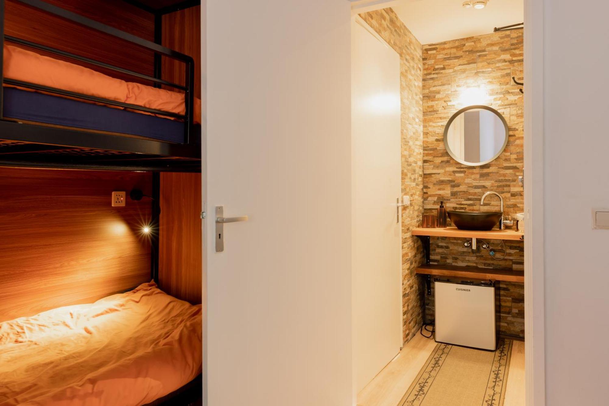 Recharge Hostel Rotterdam Rom bilde
